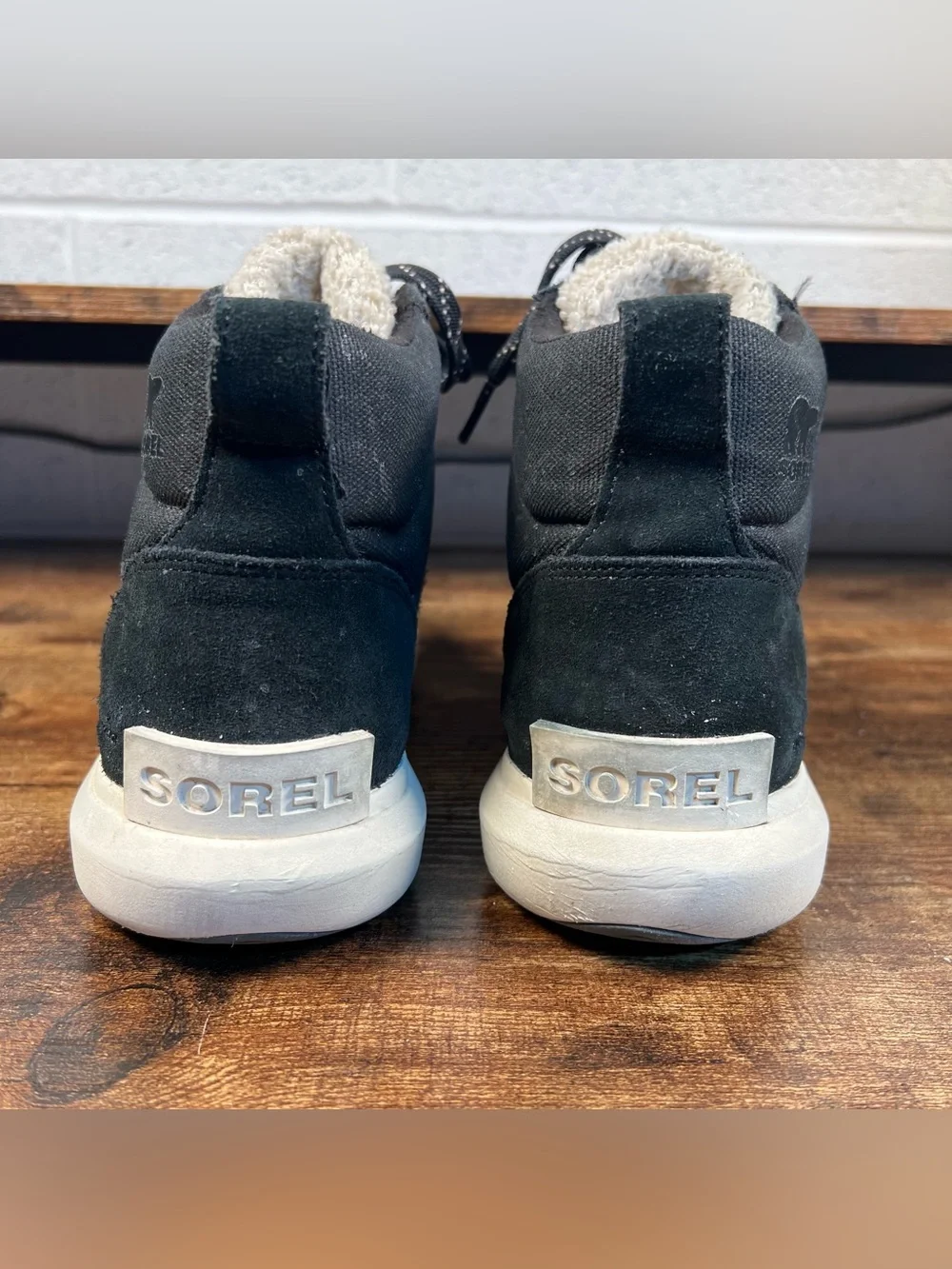 Sorel Boots Black Winter Waterproof Suede Low Sherpa Trim Women's 9.5